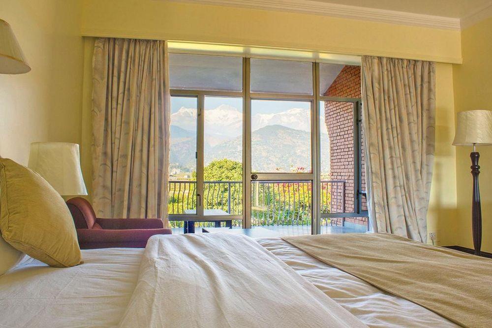 Royal Palm Resort Pokhara Extérieur photo