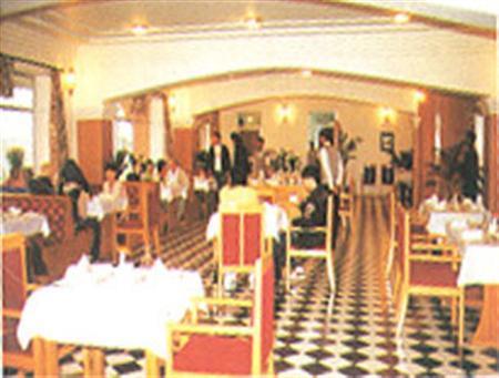 Royal Palm Resort Pokhara Extérieur photo